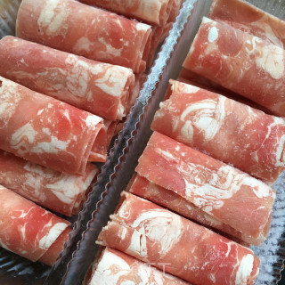 牛肉卷炖西兰花的做法步骤：2