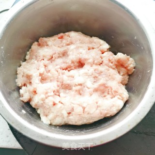梨炖肉丸的做法步骤：2