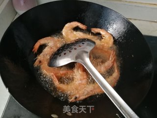 避风塘炒虾的做法步骤：4
