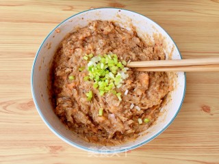 汤鲜肉嫩的香菇鸡肉馄饨的做法步骤：13