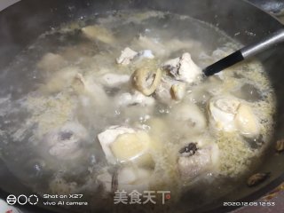油豆腐炖鸡肉的做法步骤：2