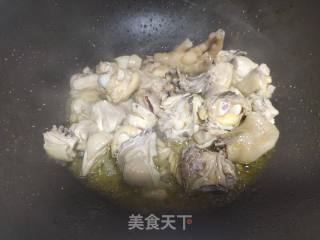 油豆腐炖鸡肉的做法步骤：4