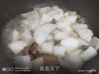 萝卜炖五花肉的做法步骤：2