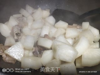 萝卜炖五花肉的做法步骤：5