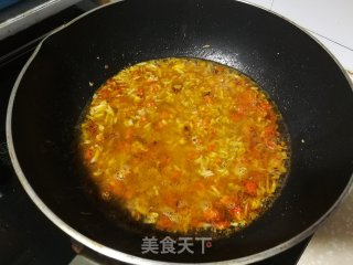 蟹黄捞面的做法步骤：4