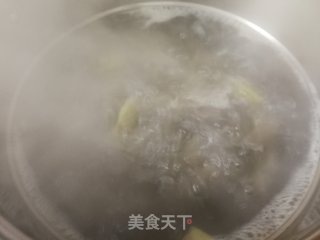 胡萝卜山药羊脊骨汤的做法步骤：7