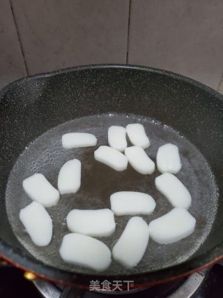 瘦肉年糕汤的做法步骤：3