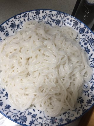 江西炒粉的做法步骤：1