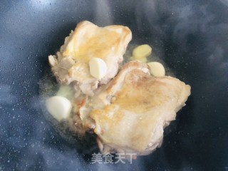 成本低廉，制作简单的照烧鸡腿的做法步骤：10