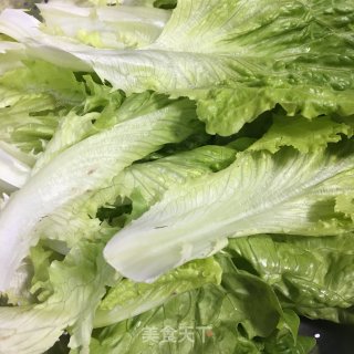 蛋饺炖菌菇时蔬的做法步骤：3