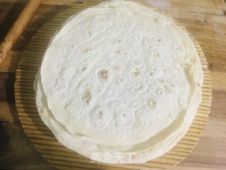 白菜鸡蛋焖饼的做法步骤：1