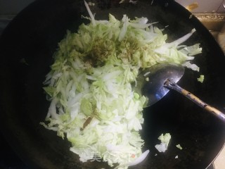 白菜鸡蛋焖饼的做法步骤：7