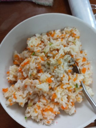 胡萝卜炒饭鸡蛋饭团的做法步骤：5
