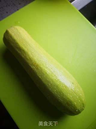 虾皮炒角瓜的做法步骤：1
