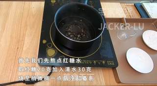 红糖糍粑，软糯香甜，外皮脆而不硬，糯叽叽的让人毫无抵抗力。的做法步骤：1