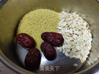 小米燕麦黑芝麻糊的做法步骤：1