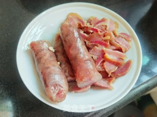 腊味炒蒜苗的做法步骤：1