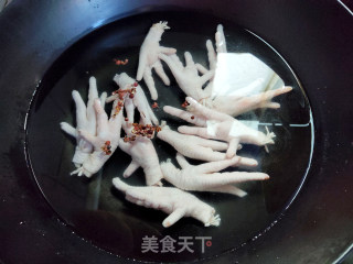 简易舂鸡脚的做法步骤：3