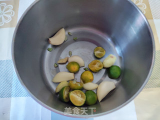 简易舂鸡脚的做法步骤：5