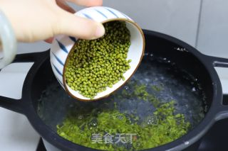 百合绿豆水的做法步骤：3