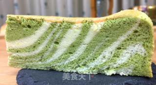 双色斑马纹戚风蛋糕，简单易学又好吃，软绵绵甜蜜蜜的美食。的做法步骤：21