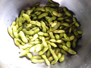 煮五香毛豆的做法步骤：3