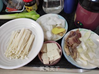 海鲜豆腐煲的做法步骤：2