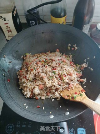 剁椒火腿鸡蛋炒饭的做法步骤：6