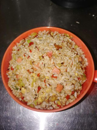 剁椒火腿鸡蛋炒饭的做法步骤：7