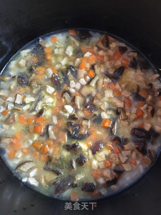 香菇肉丁焖饭的做法步骤：7