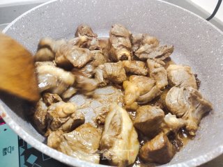 电饭煲美食-羊肉炖萝卜的做法步骤：6