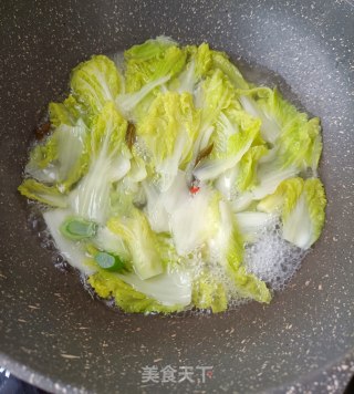 黄金菜心炖炸鱼的做法步骤：8