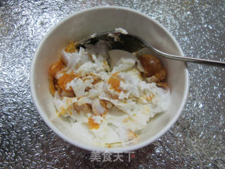 咸鸭蛋炒菠菜的做法步骤：2