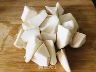 简单美味的杏鲍菇牛肉粒的做法步骤：2