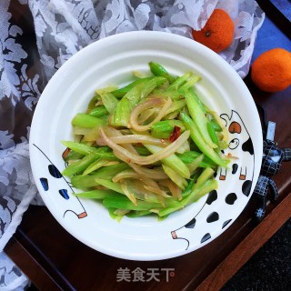 洋葱炒西芹的做法步骤：10