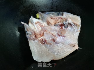 鱼头萝卜汤的做法步骤：3
