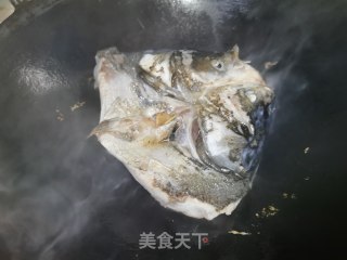 鱼头萝卜汤的做法步骤：4