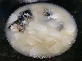 鱼头萝卜汤的做法步骤：8
