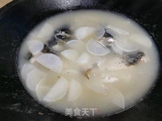 鱼头萝卜汤的做法步骤：9