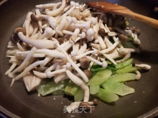 莴笋炒杂菇的做法步骤：7