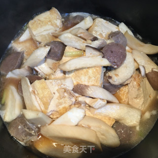 牛肉丸菌菇炖豆腐的做法步骤：7