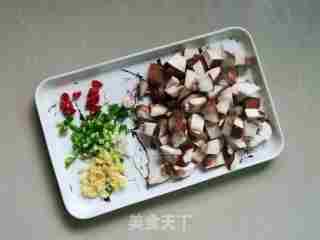 香菇肉末豆腐盖浇饭的做法步骤：3