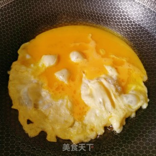 青椒炒鸡蛋的做法步骤：2