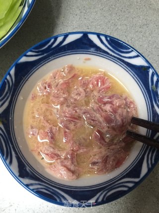 牛肉炒四季豆的做法步骤：2