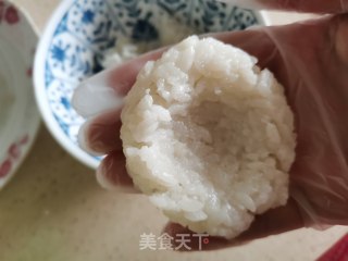 肉松饭团的做法步骤：2