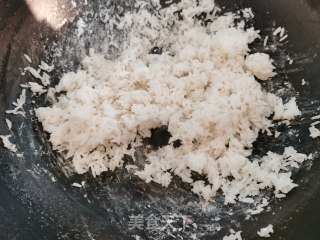 萝卜干蛋炒饭的做法步骤：1