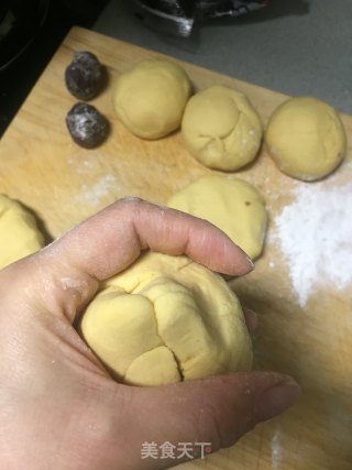 豆沙馅玉米面饼的做法步骤：5