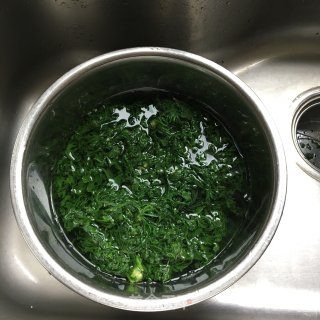 荠菜煎饺的做法步骤：2