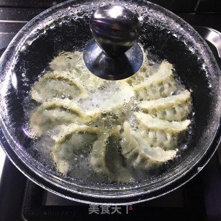 荠菜煎饺的做法步骤：10