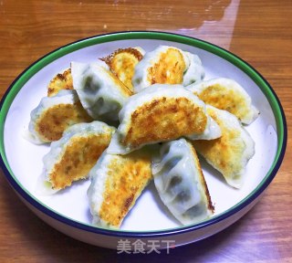 荠菜煎饺的做法步骤：12